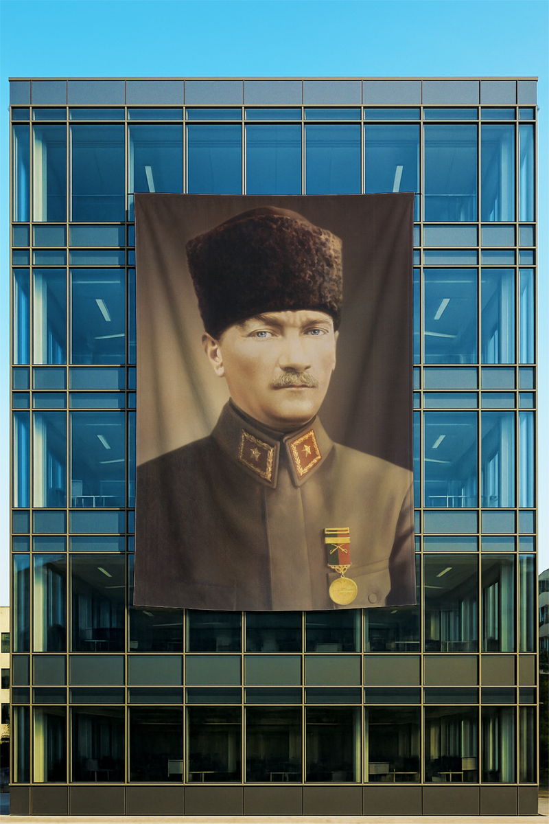 Raşel Kumaş Kalpaklı Atatürk Posteri Sepya Üniformalı