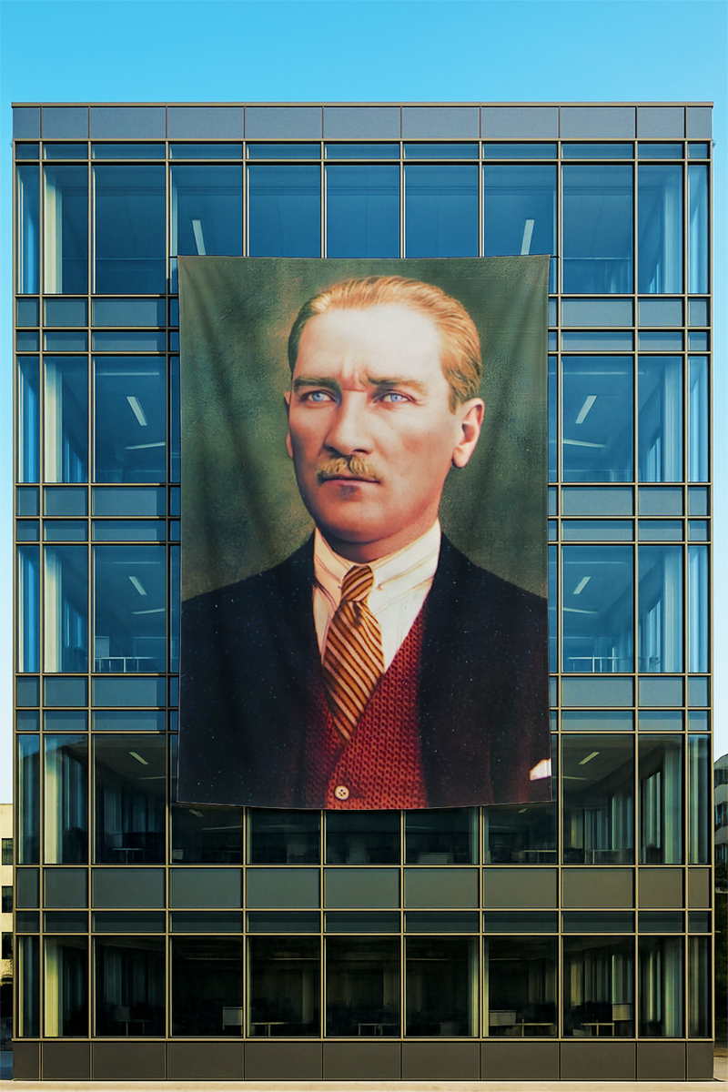 Raşel Kumaş Atatürk Portresi Posteri Kırmızı Kravatlı