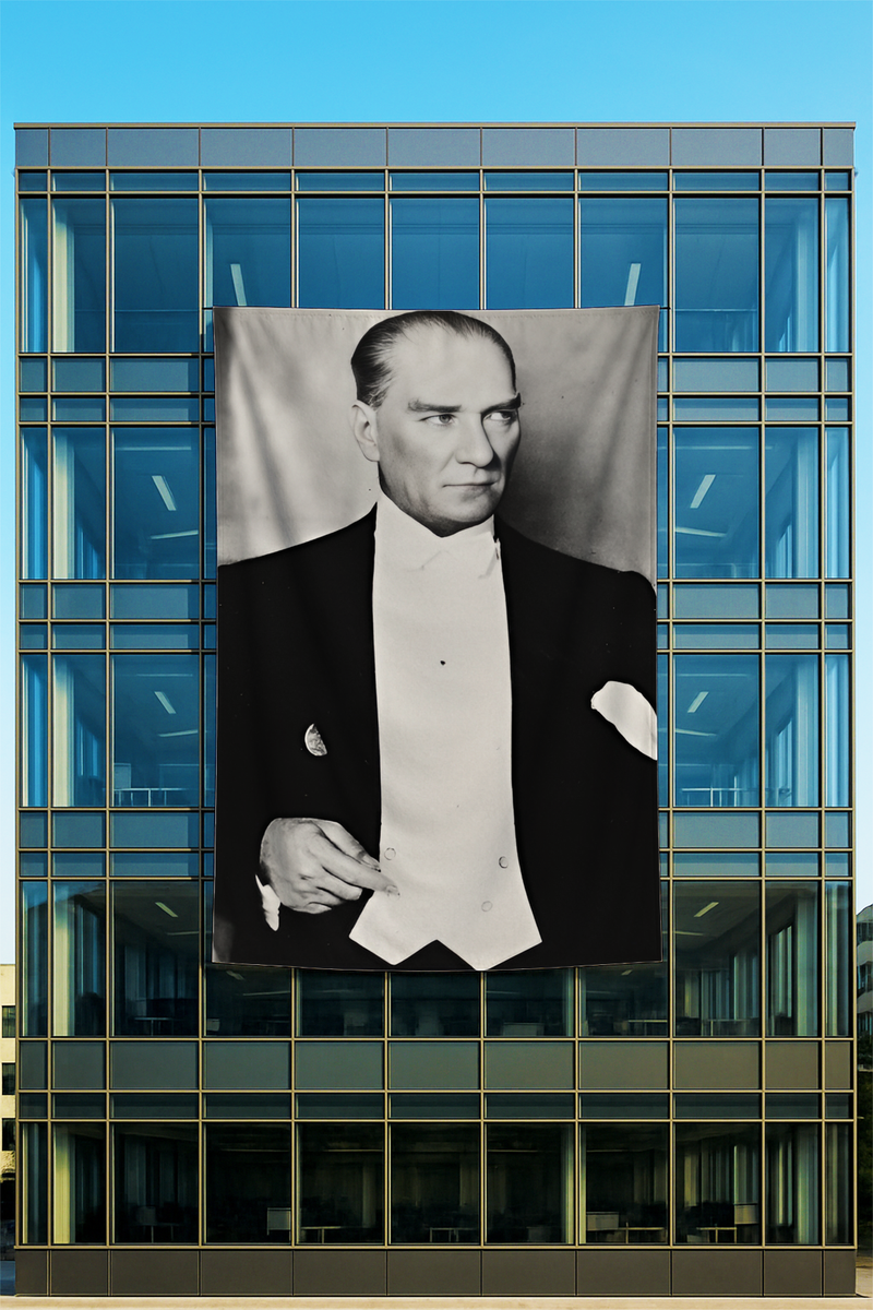 Raşel Kumaş Smokinli Atatürk Posteri Siyah Beyaz