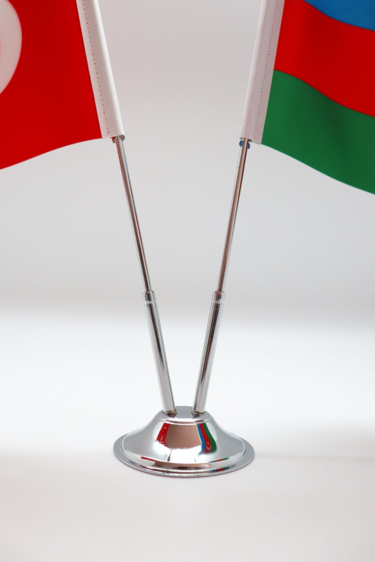Tanzanya ve Türkiye İkili Masa Bayrağı Seti kullanım örneği