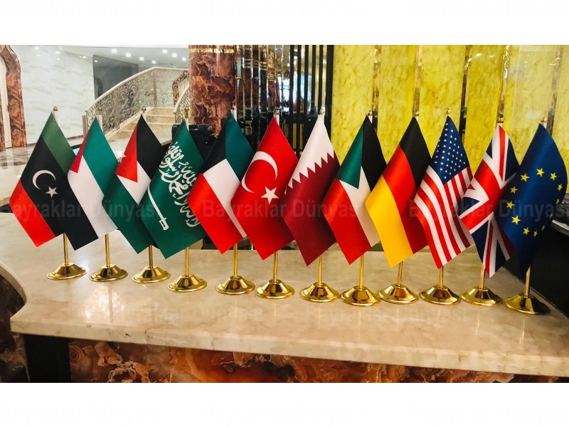 Tekli Sarı Kaplama Masa Bayrak