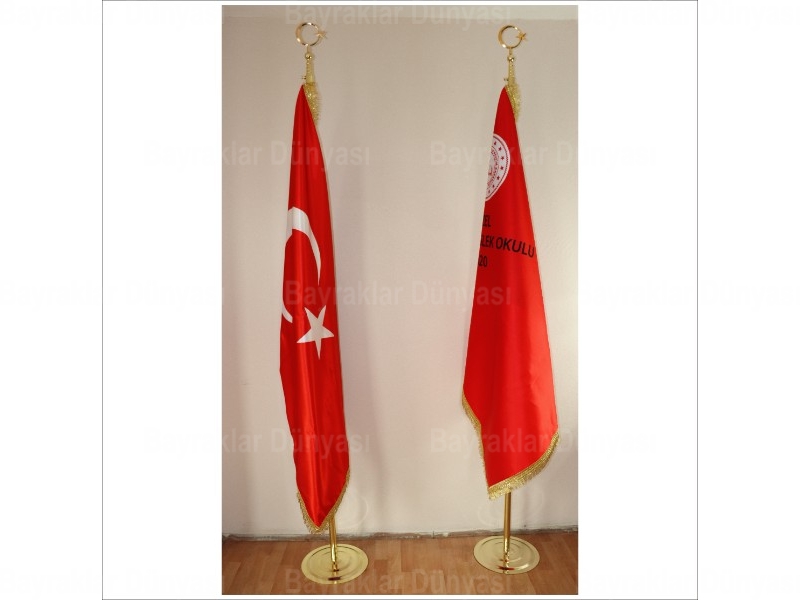 Saçaklı Tören Bayrağı