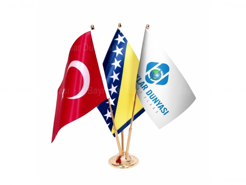 Üçlü Sarı Kaplama Masa Bayrak