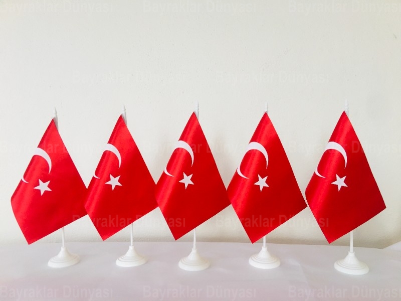 Plastik Direkli Masa Bayrak