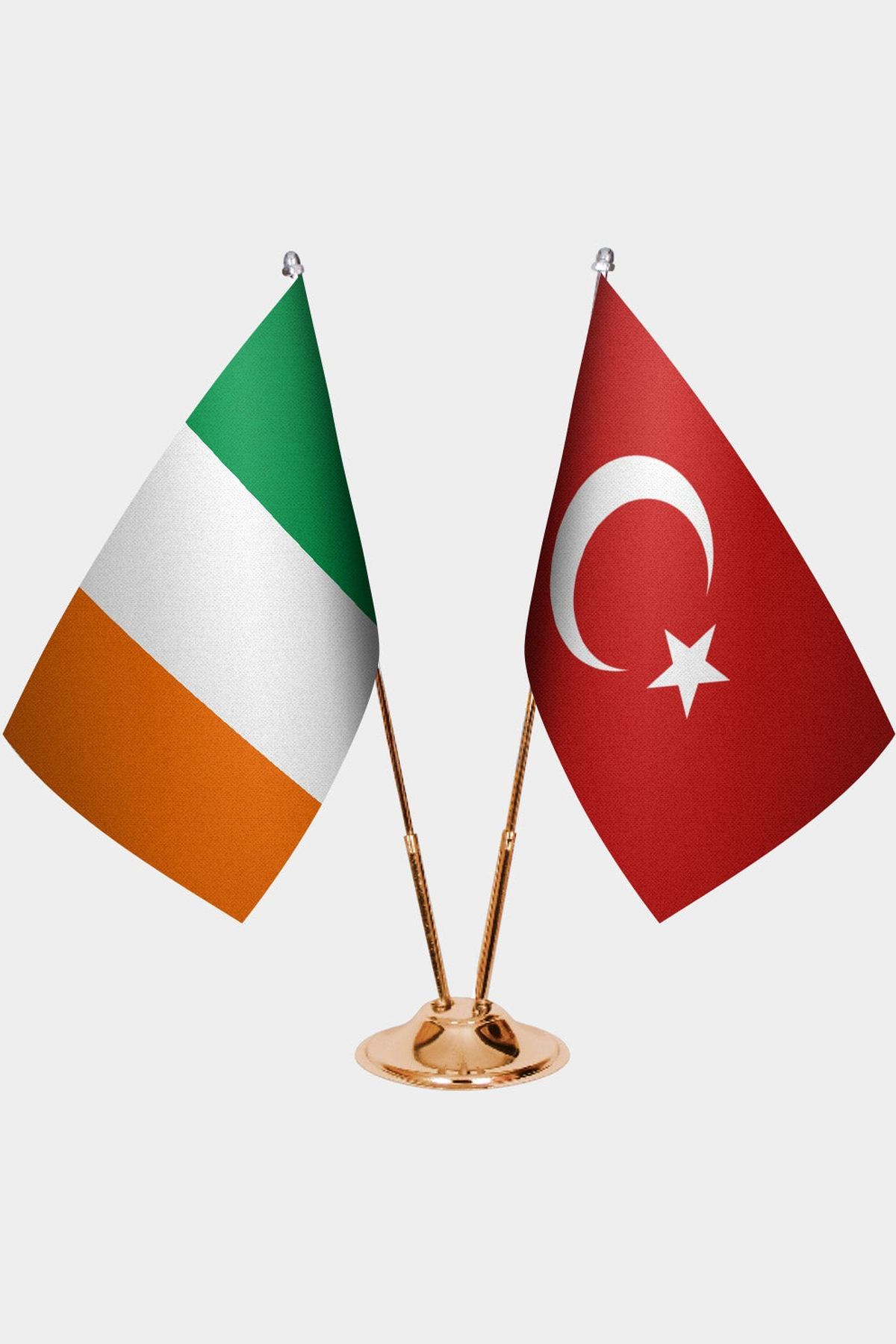 İrlanda ve Türkiye İkili Masa Bayrağı Seti kurulum görünümü