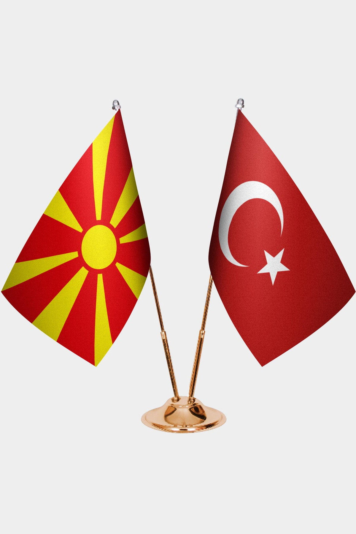 Kuzey Makedonya ve Türkiye İkili Masa Bayrağı Seti kurulum görünümü