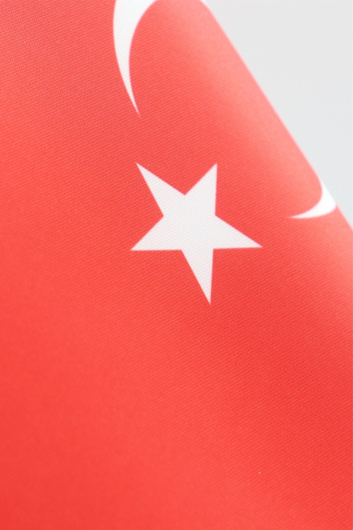 Logo Baskılı İkili Masa Bayrağı altın direkli masa üstü kullanım örneği