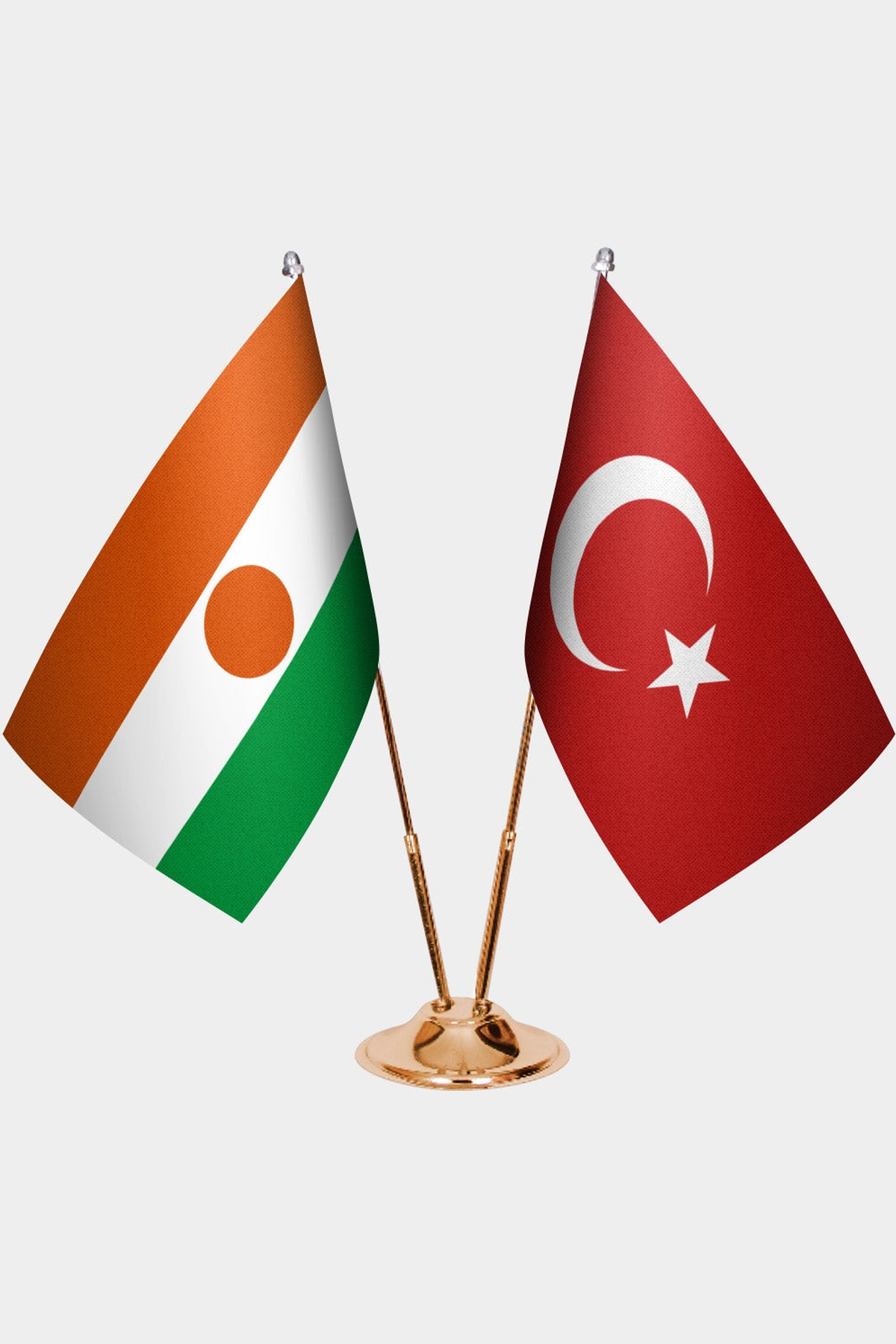 Nijer ve Türkiye İkili Masa Bayrağı Seti kurulum görünümü