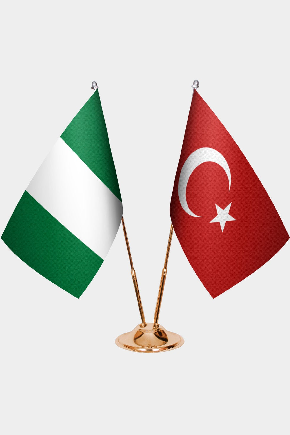Nijerya ve Türkiye İkili Masa Bayrağı Seti kurulum görünümü