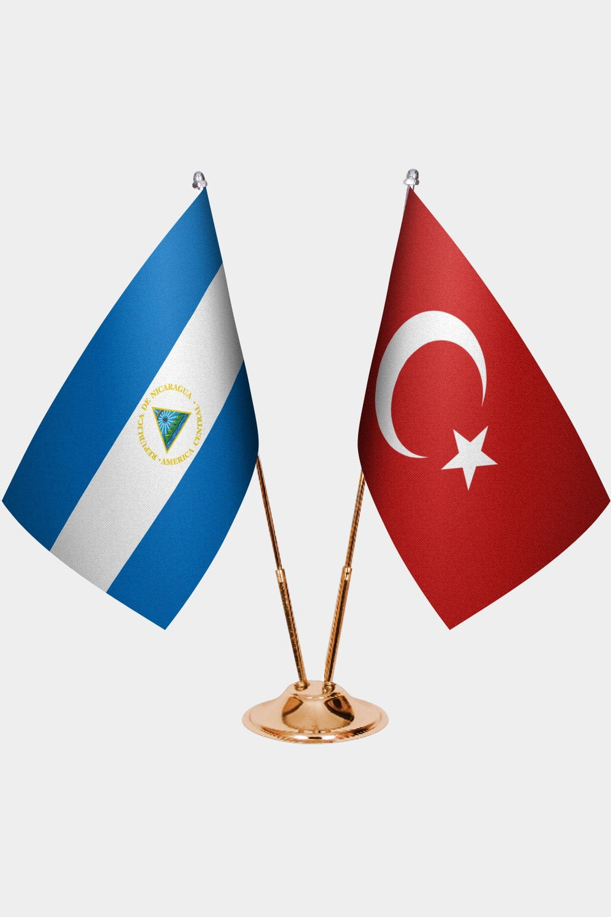 Nikaragua ve Türkiye İkili Masa Bayrağı Seti kurulum görünümü