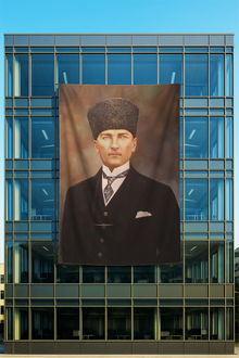 Kalpaklı Atatürk Posteri Sepya Sivil Kıyafetli