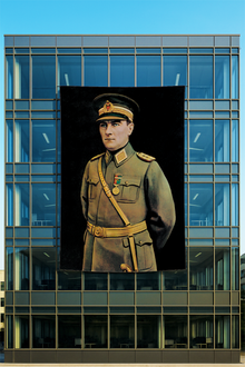 Raşel Kumaş Askeri Üniformalı Atatürk Posteri Siyah Zeminli