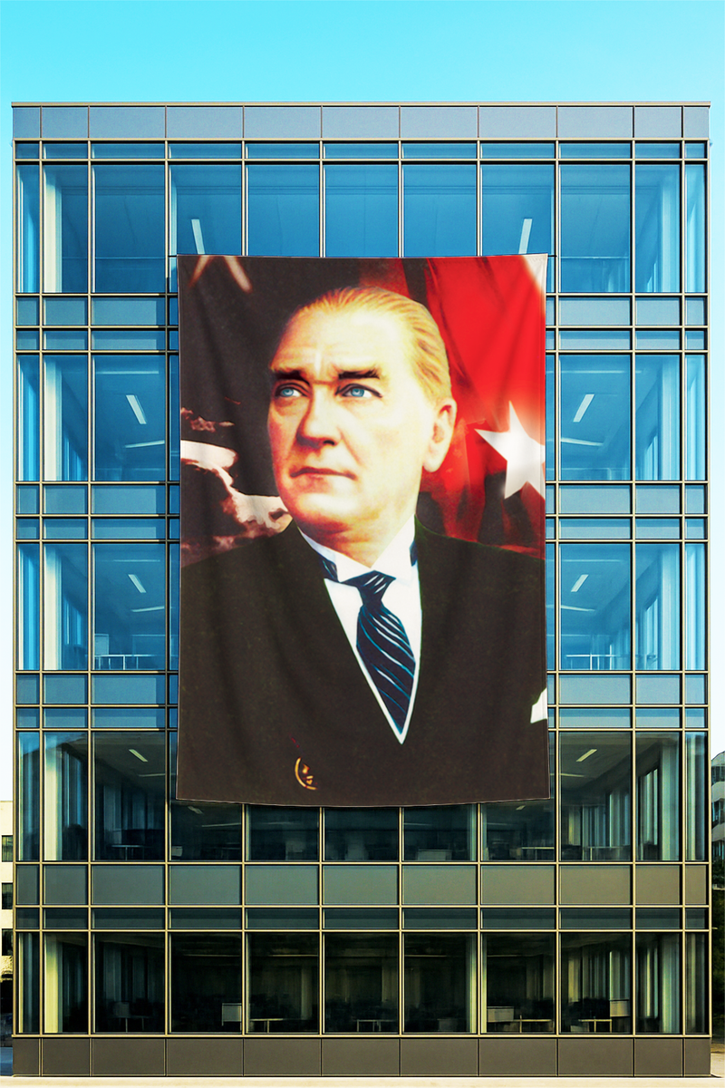 Raşel Kumaş Takım Elbiseli Atatürk Posteri Bayrak Fonlu