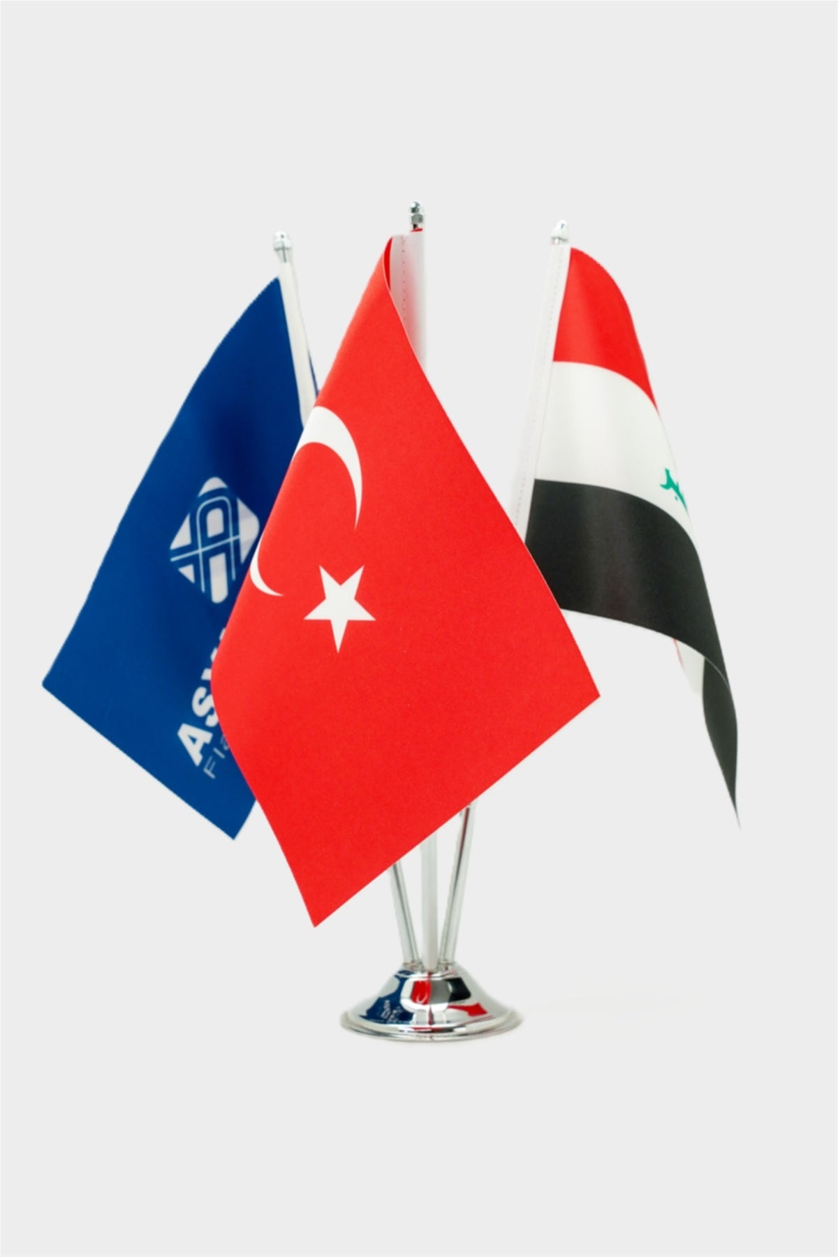 Üçlü Masa Bayrağı