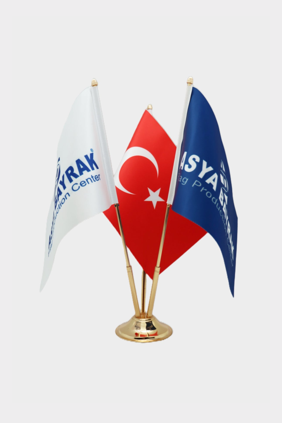 Üçlü Masa Bayrağı yakın çekim